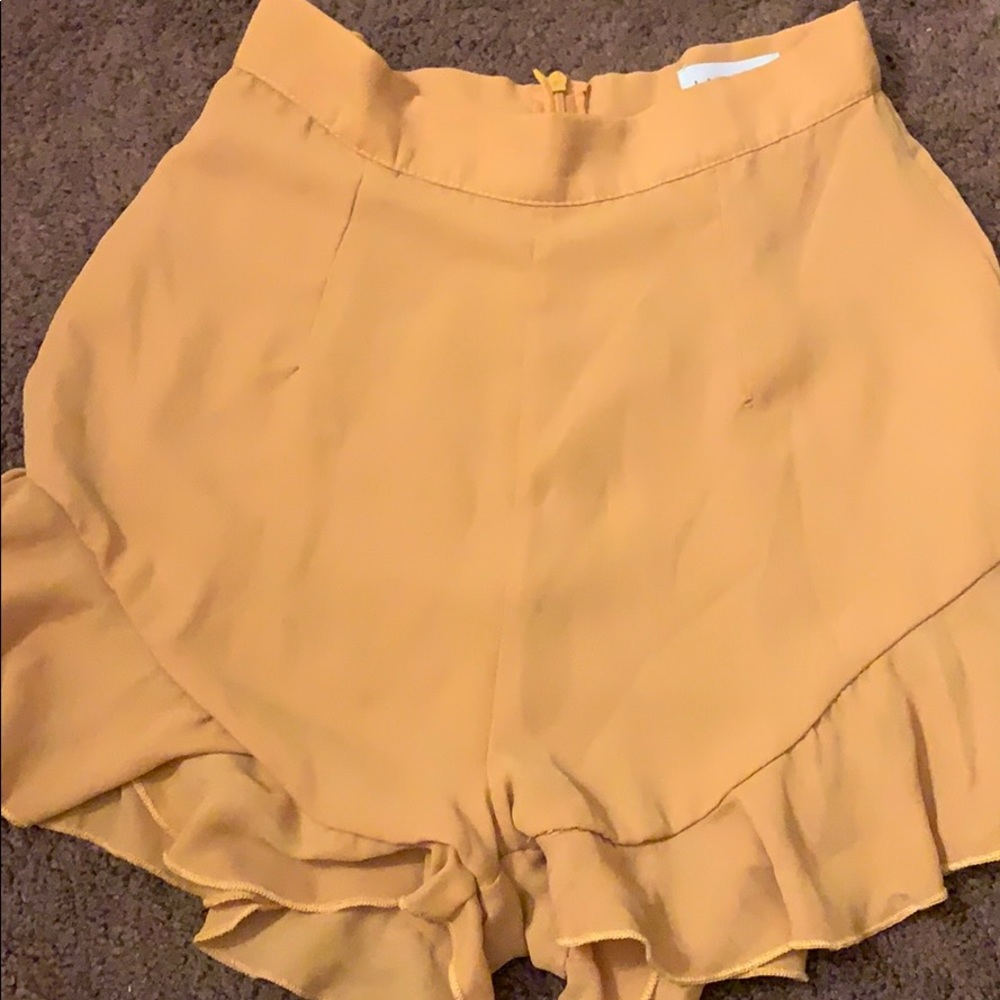 High waisted mustard shorts - Picture 2 of 4